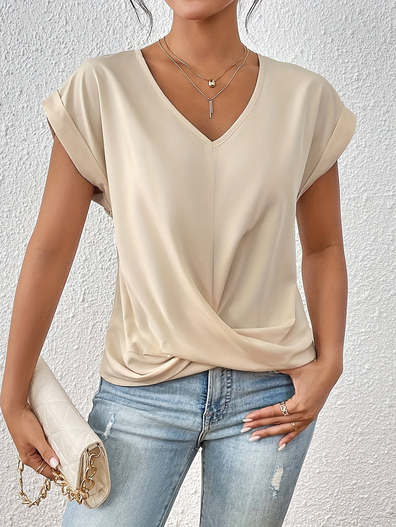 Sakari - Casual Sweetheart Neckline